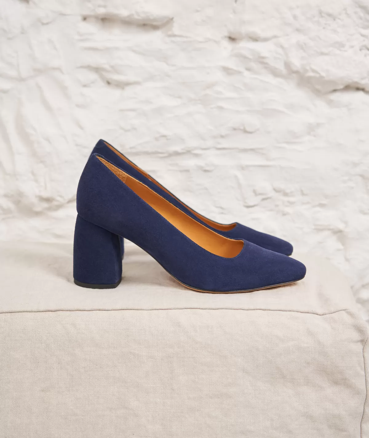 Shop Babies à talon bloc en daim bleu marine Femme Sandales