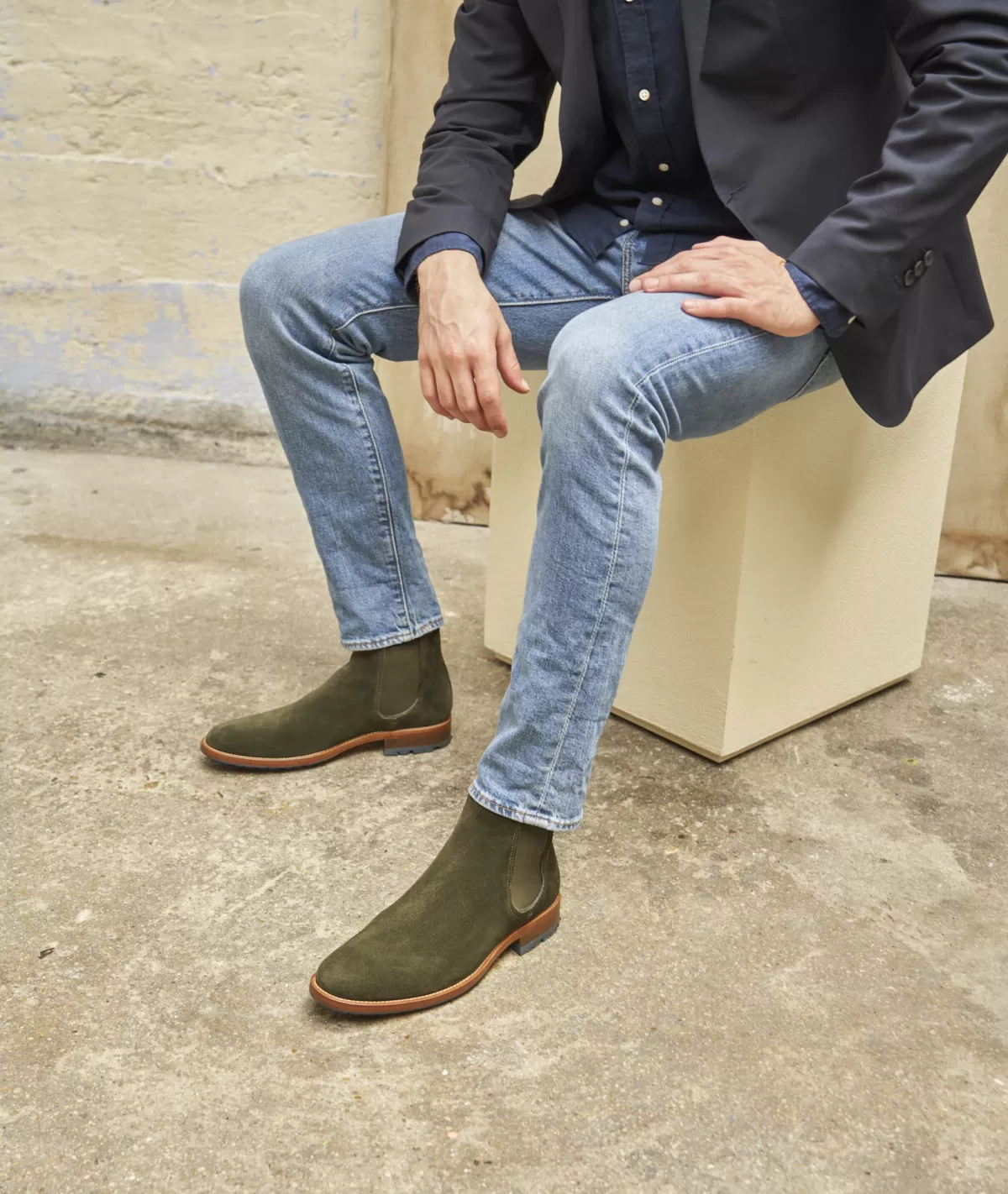 Shop Bottines chelsea à crampons en daim Homme Bottines