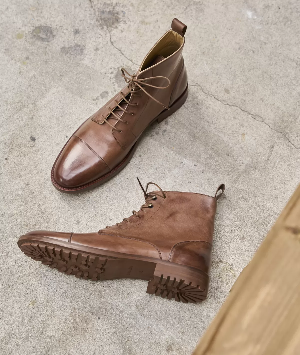 Hot COMBAT BOOTS EN CUIR patiné cognac Homme Combat Boots Homme