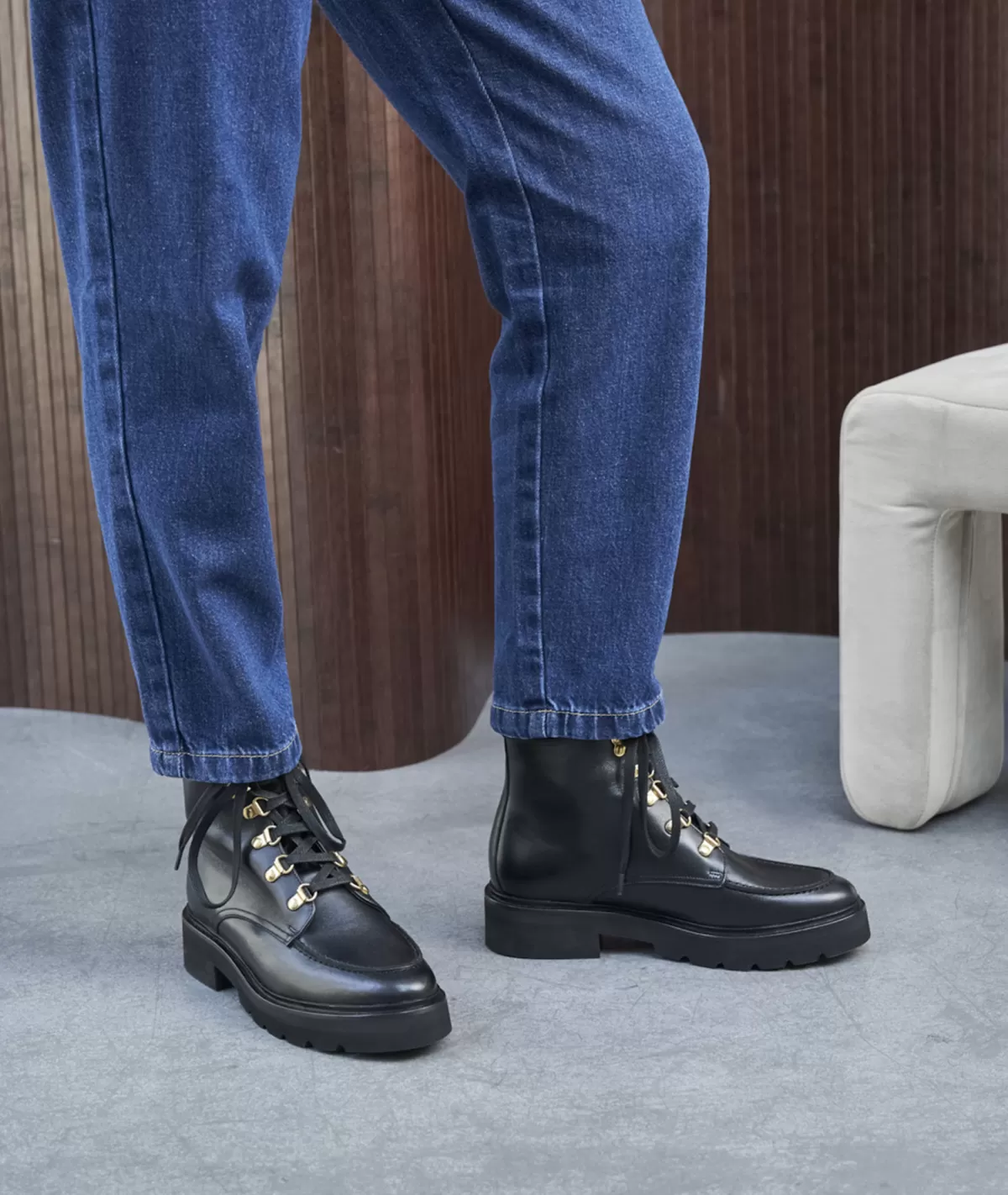Outlet COMBAT BOOTS FEMME EN CUIR NOIR Femme Boots
