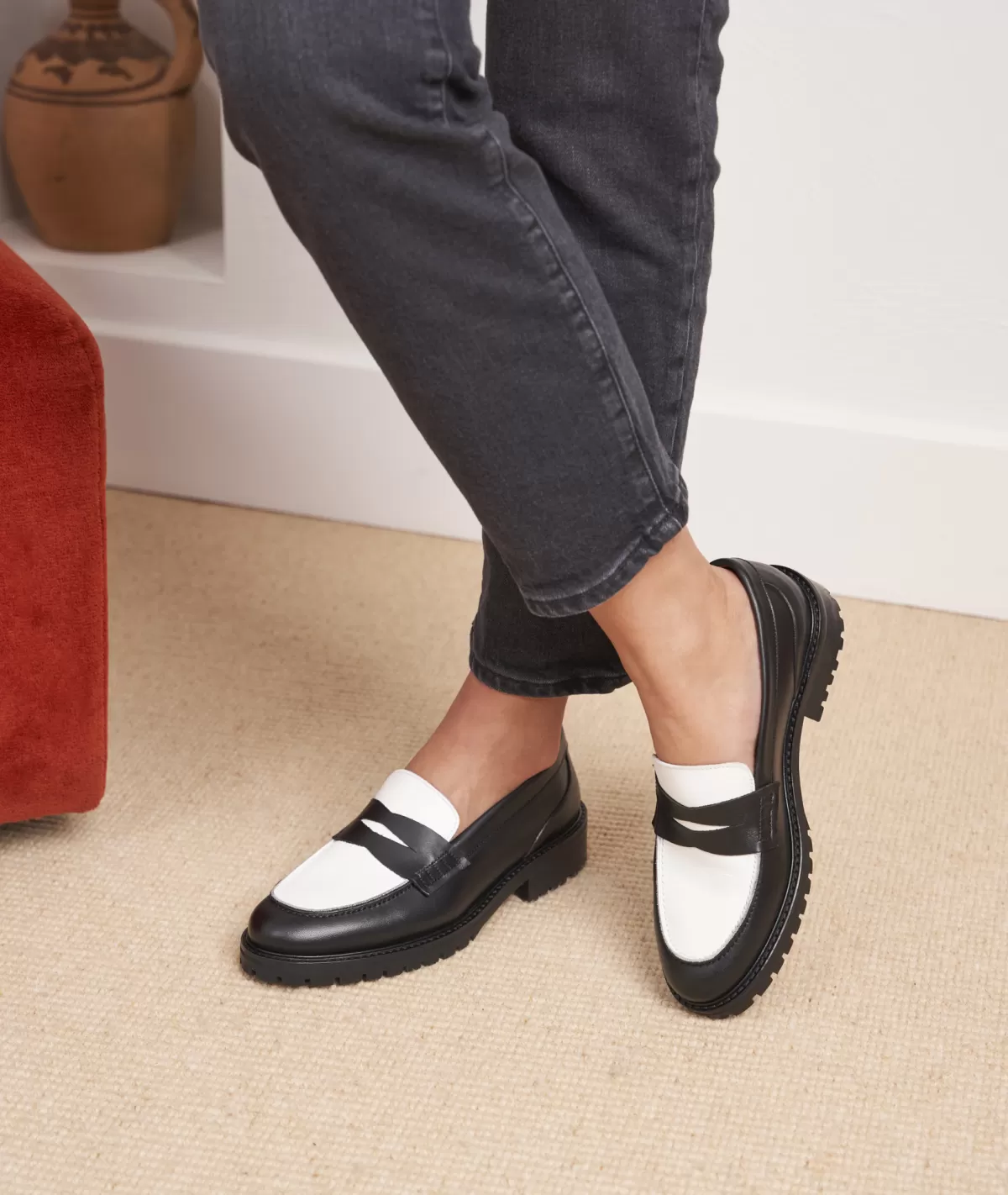New Mocassin femme en cuir noir et blanc Femme Mocassins Et Derbies