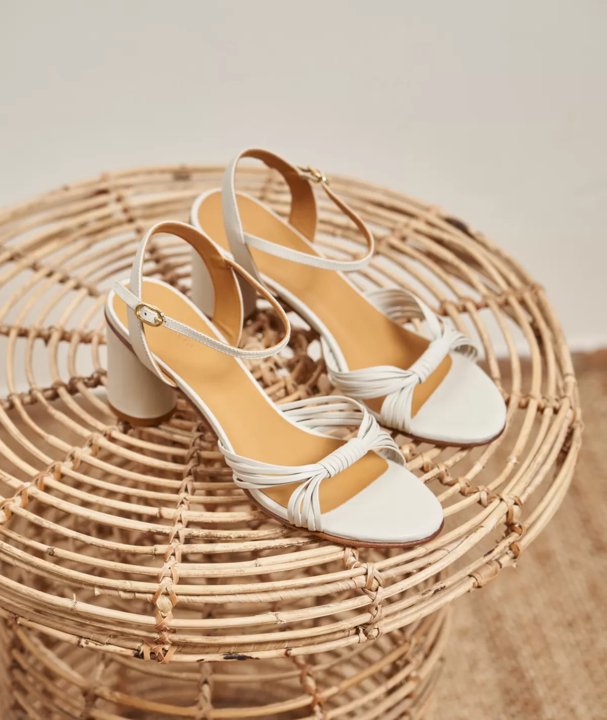 Shop Sandales à talon femme en cuir cassé Femme Sandales